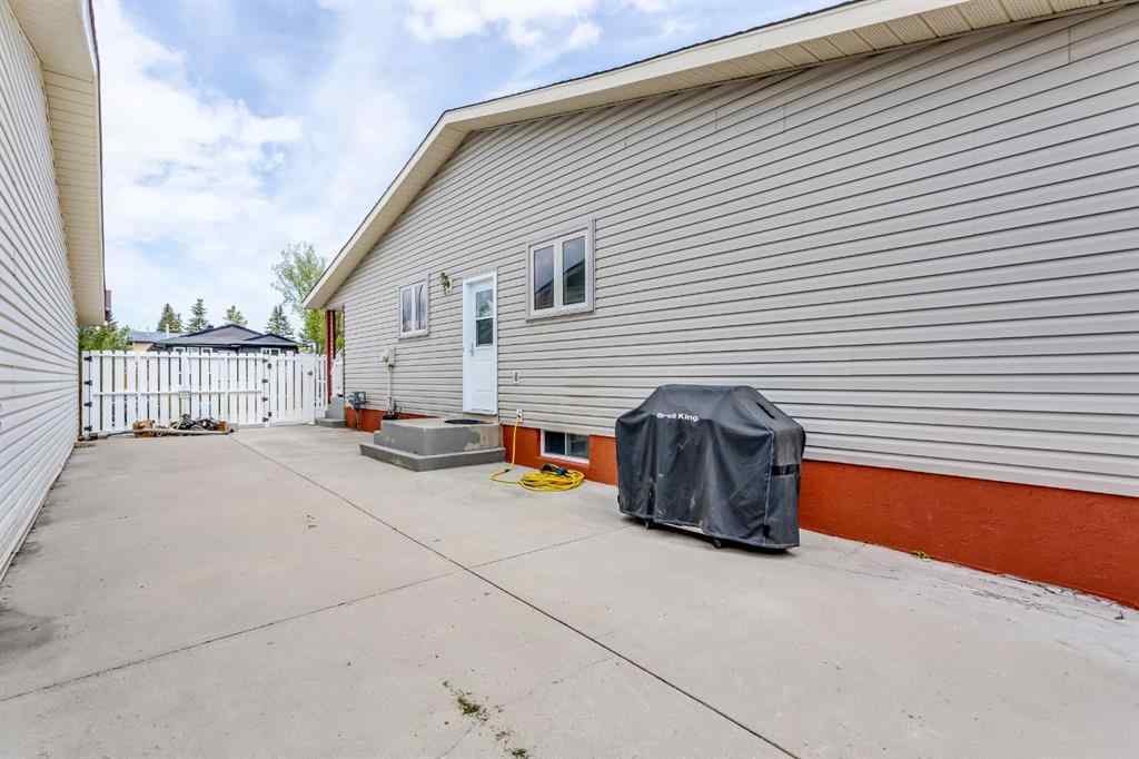MLS® A2242093 - 39 Elk Hill SE in Edgewater Airdrie, Residential
