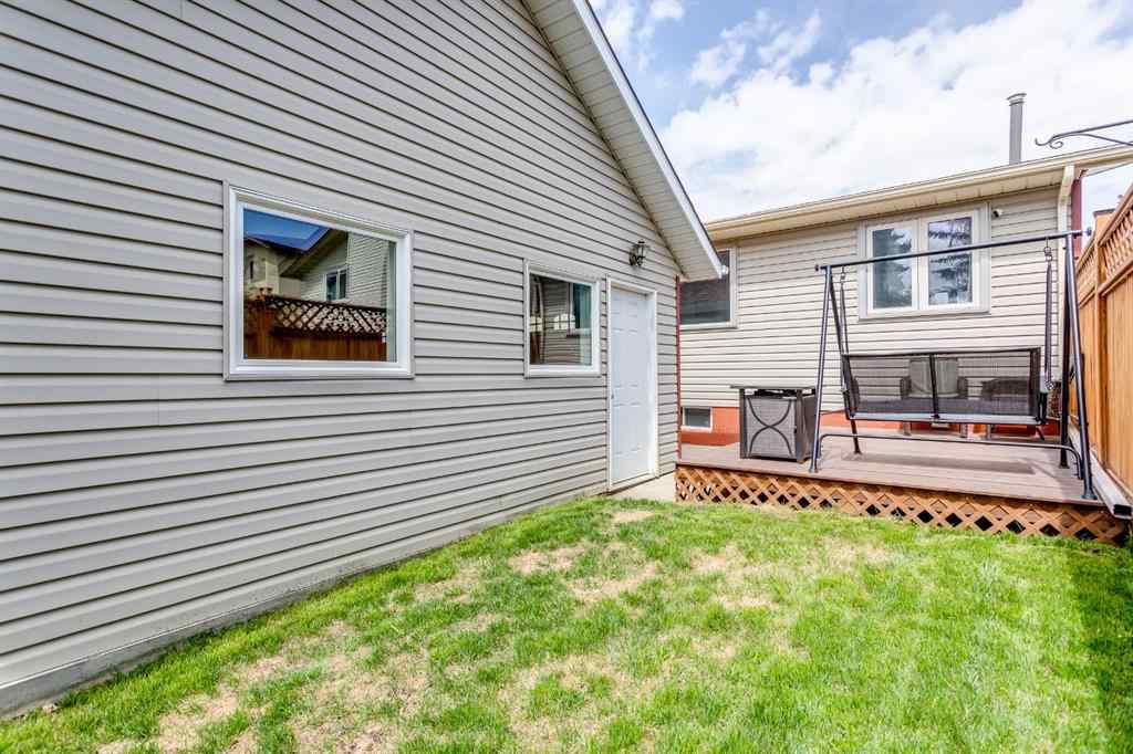 MLS® A2242093 - 39 Elk Hill SE in Edgewater Airdrie, Residential