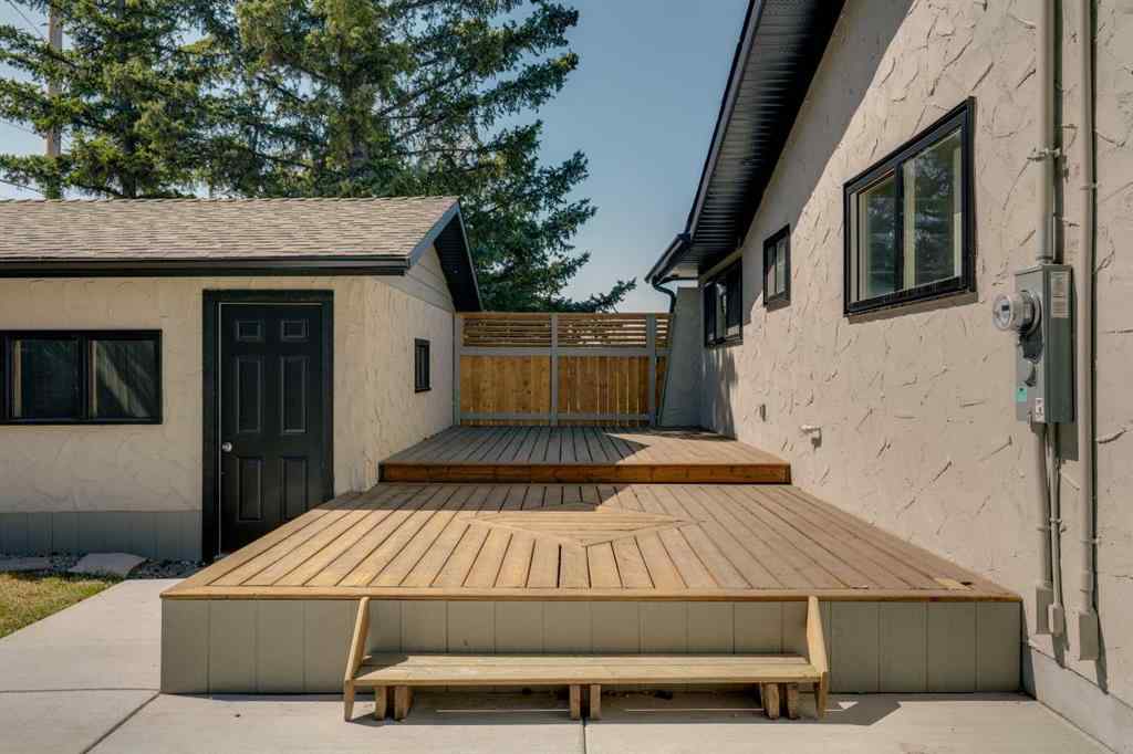 MLS® A2242097 - 10704 Oakfield Drive SW in Cedarbrae Calgary, Residential