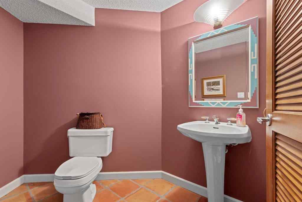 MLS® A2242103 - 1115 16A Street NW in Hounsfield Heights/Briar Hill Calgary, Residential
