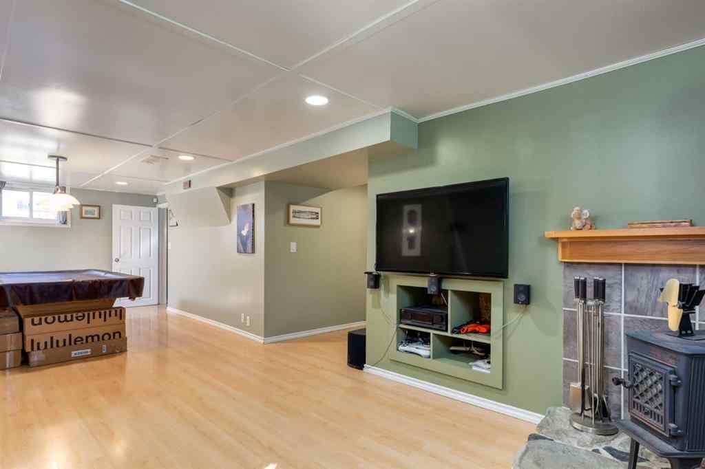 MLS® A2242112 - 202 27 Avenue NE in Tuxedo Park Calgary, Residential