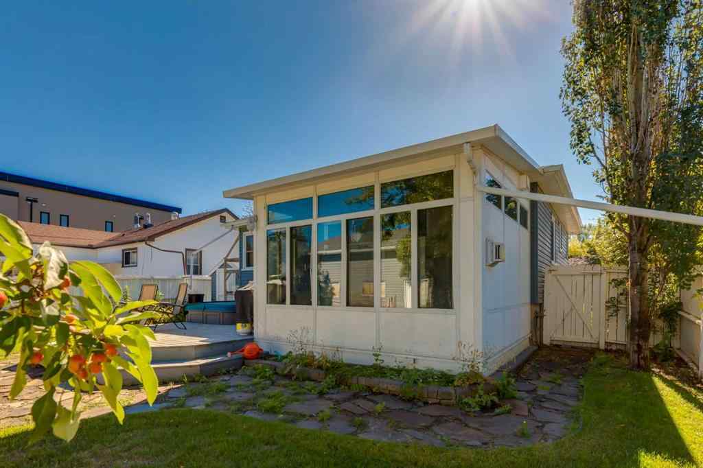 MLS® A2242112 - 202 27 Avenue NE in Tuxedo Park Calgary, Residential