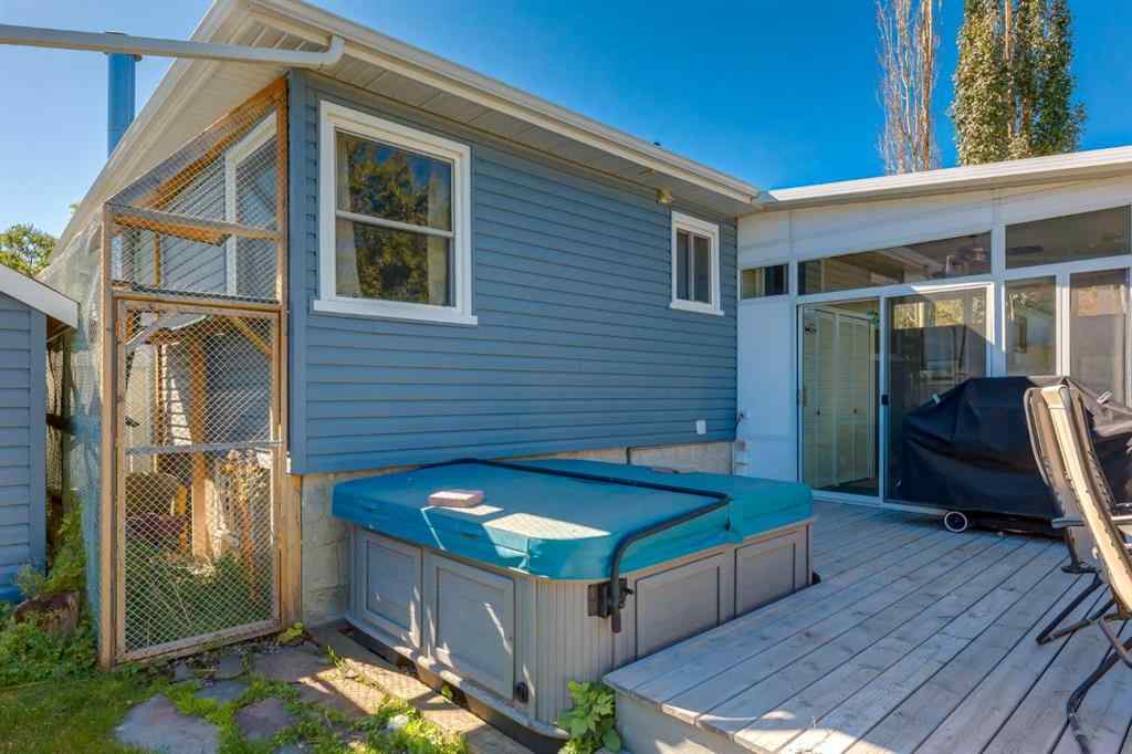 MLS® A2242112 - 202 27 Avenue NE in Tuxedo Park Calgary, Residential