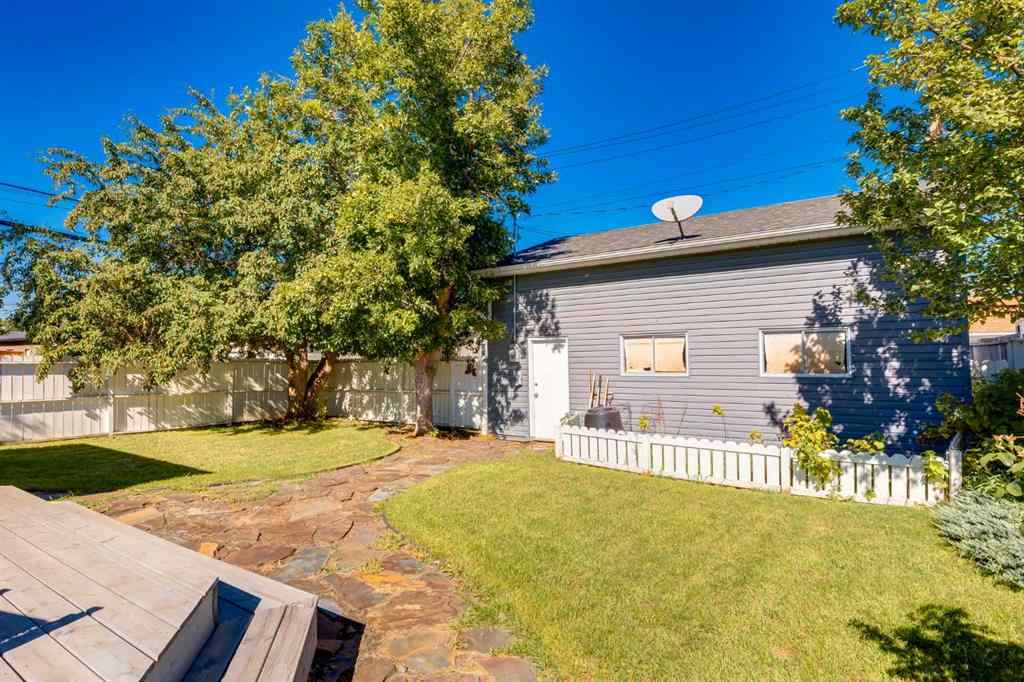 MLS® A2242112 - 202 27 Avenue NE in Tuxedo Park Calgary, Residential