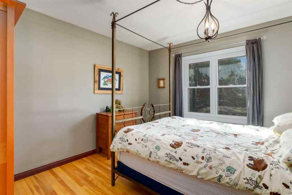 MLS® A2242112 - 202 27 Avenue NE in Tuxedo Park Calgary, Residential