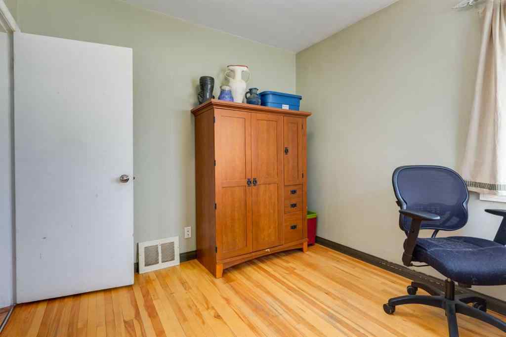 MLS® A2242112 - 202 27 Avenue NE in Tuxedo Park Calgary, Residential