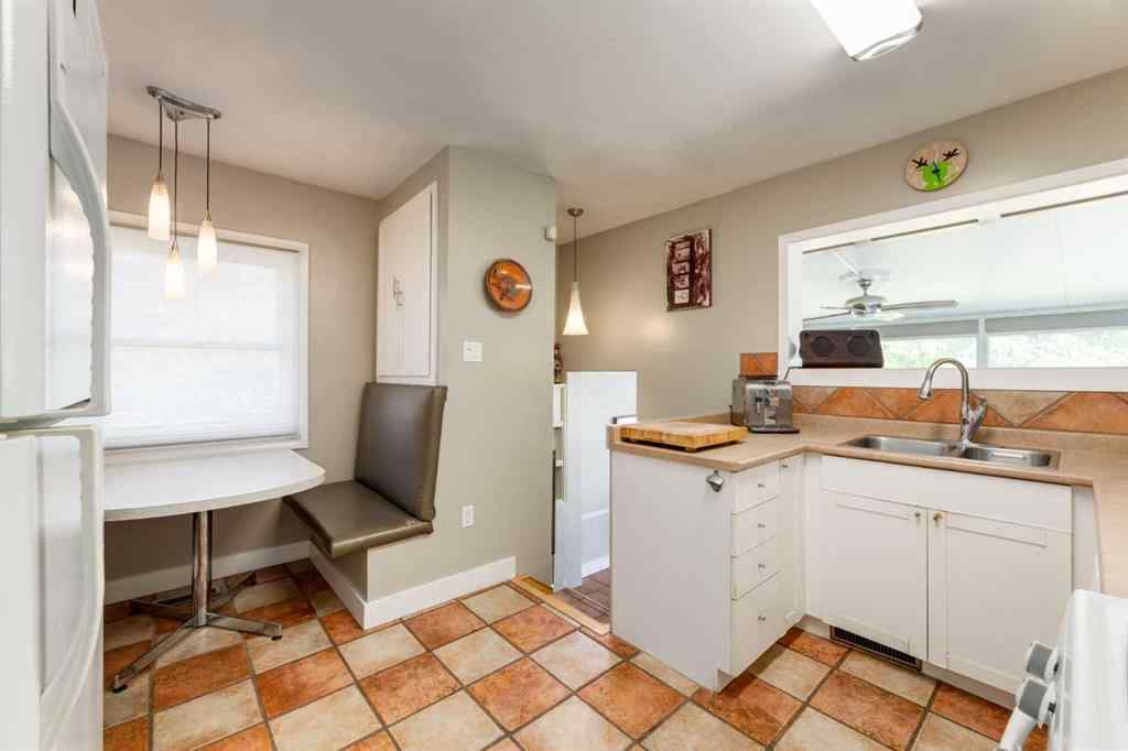MLS® A2242112 - 202 27 Avenue NE in Tuxedo Park Calgary, Residential