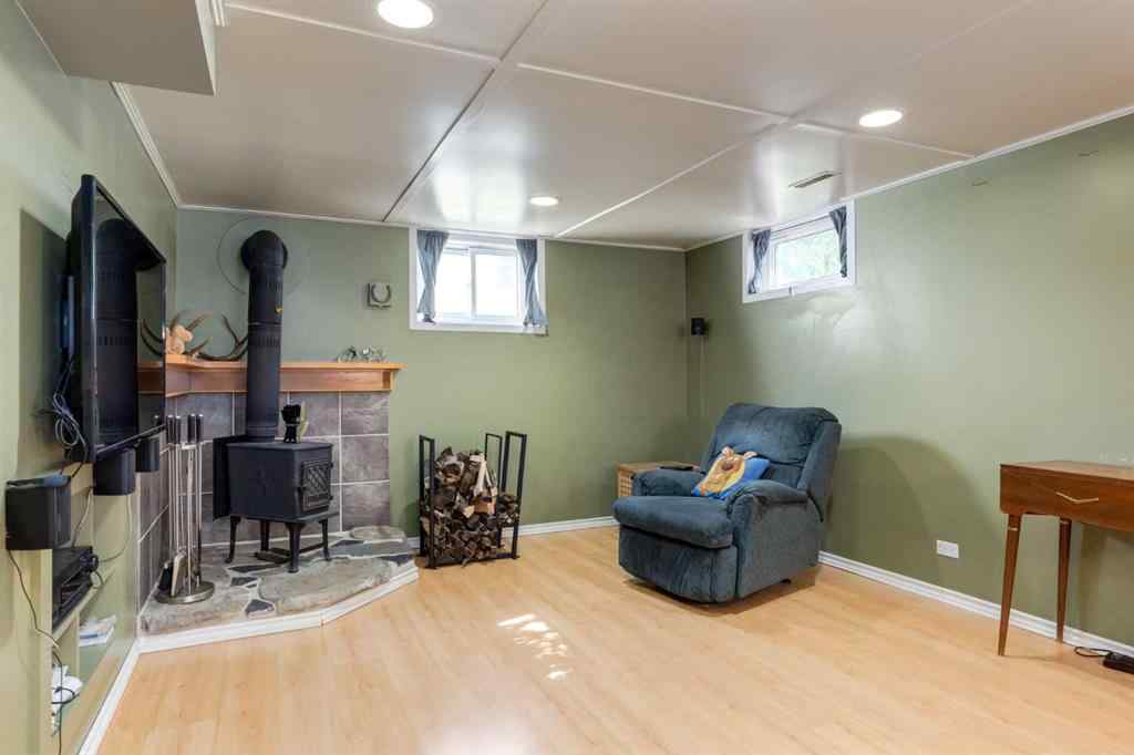MLS® A2242112 - 202 27 Avenue NE in Tuxedo Park Calgary, Residential