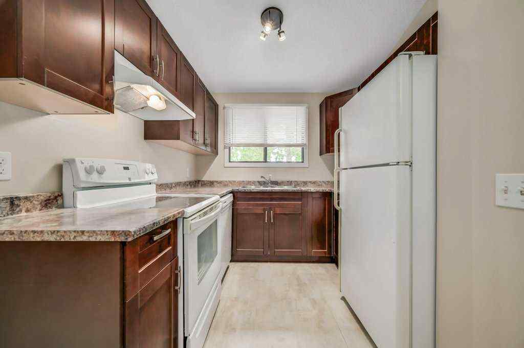 MLS® A2242115 - 1322 Ranchlands Way NW in Ranchlands Calgary, Residential