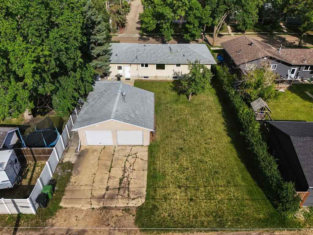 MLS® A2242119 - 2 Montclare Avenue  in Mount Pleasant Camrose, Residential
