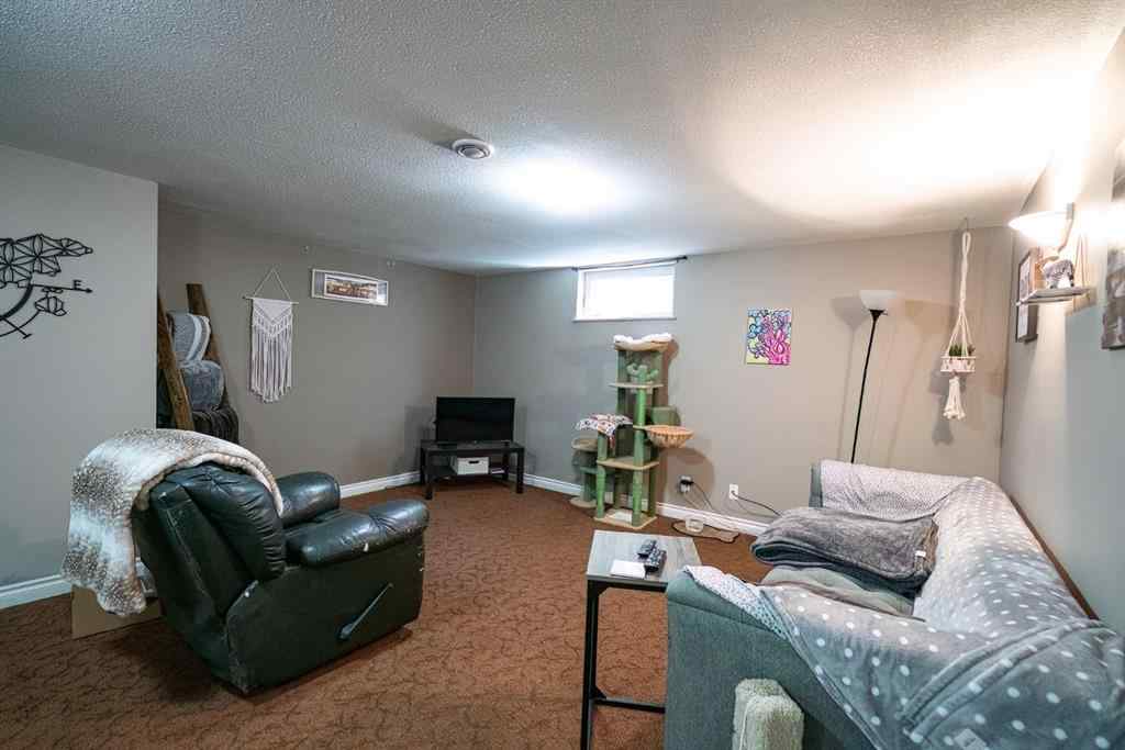 MLS® A2242119 - 2 Montclare Avenue  in Mount Pleasant Camrose, Residential