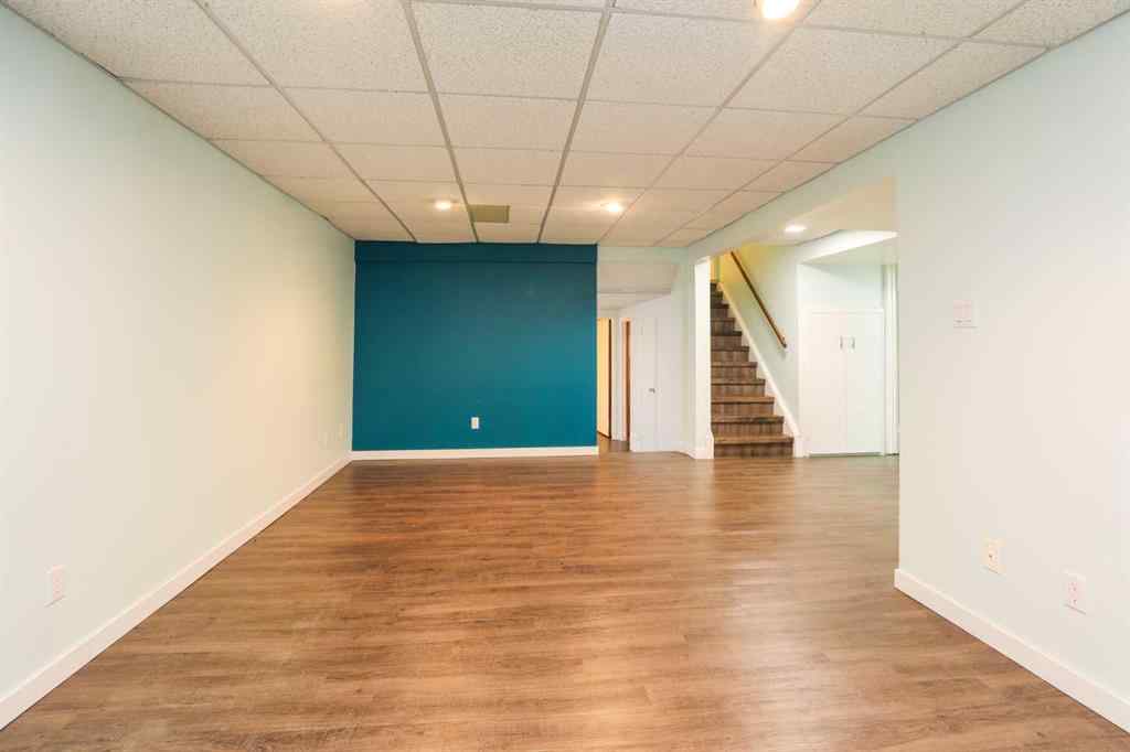 MLS® A2242130 - 3 Temple Boulevard W in Varsity Village Lethbridge, Residential