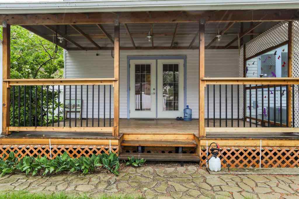 MLS® A2242130 - 3 Temple Boulevard W in Varsity Village Lethbridge, Residential