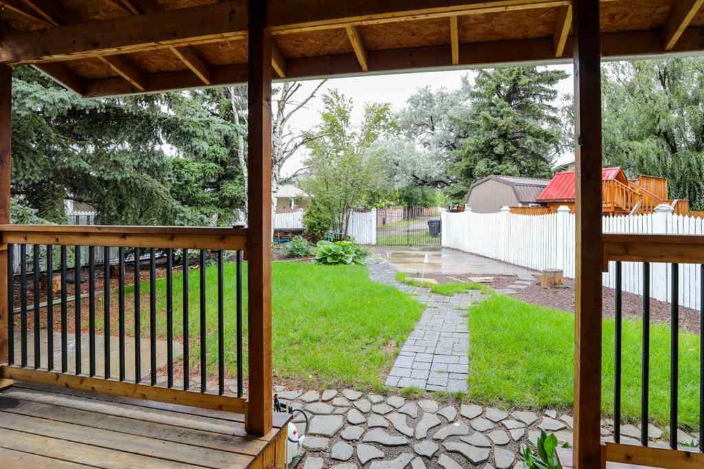 MLS® A2242130 - 3 Temple Boulevard W in Varsity Village Lethbridge, Residential