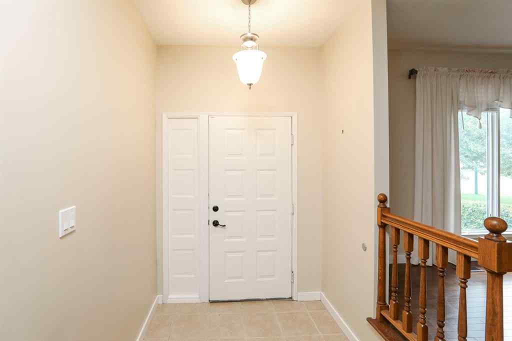MLS® A2242130 - 3 Temple Boulevard W in Varsity Village Lethbridge, Residential