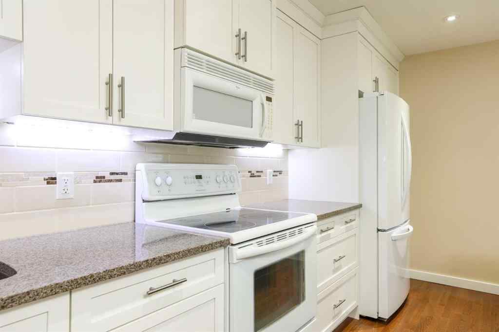 MLS® A2242130 - 3 Temple Boulevard W in Varsity Village Lethbridge, Residential