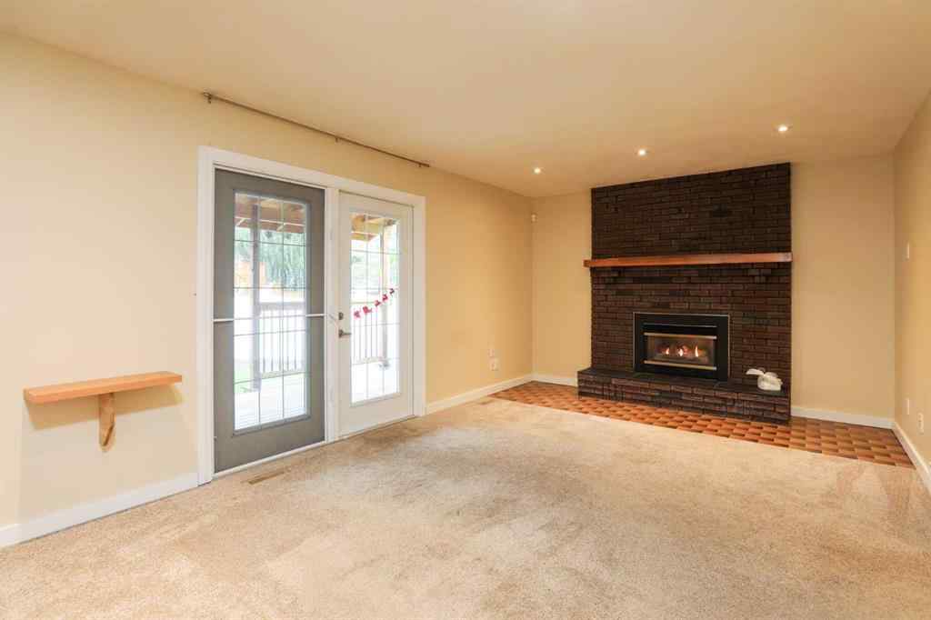 MLS® A2242130 - 3 Temple Boulevard W in Varsity Village Lethbridge, Residential