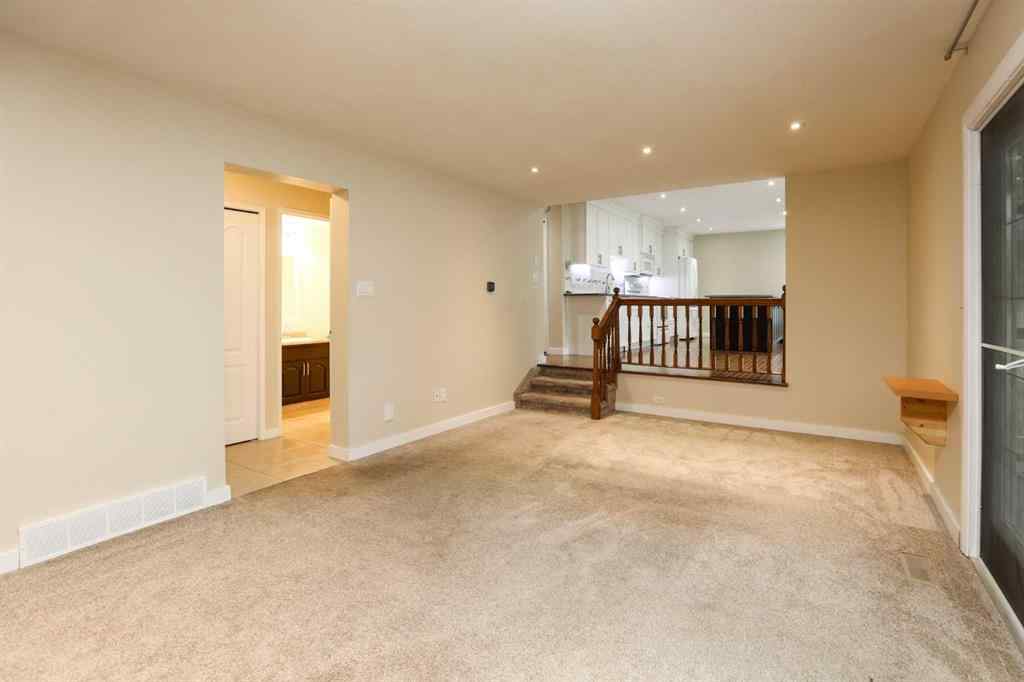 MLS® A2242130 - 3 Temple Boulevard W in Varsity Village Lethbridge, Residential