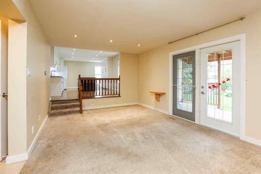 MLS® A2242130 - 3 Temple Boulevard W in Varsity Village Lethbridge, Residential
