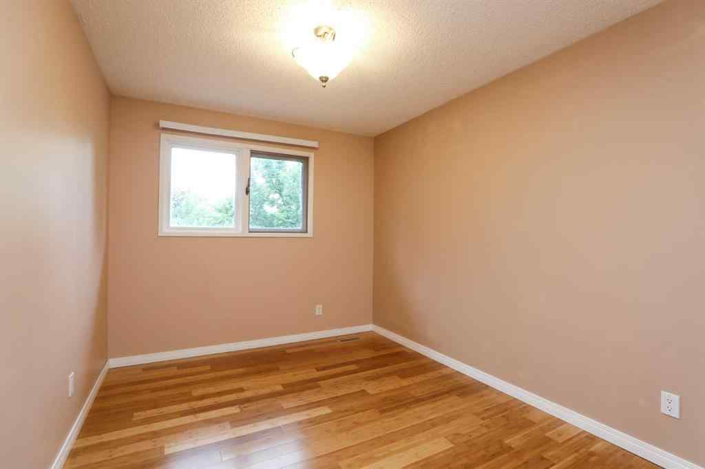 MLS® A2242130 - 3 Temple Boulevard W in Varsity Village Lethbridge, Residential