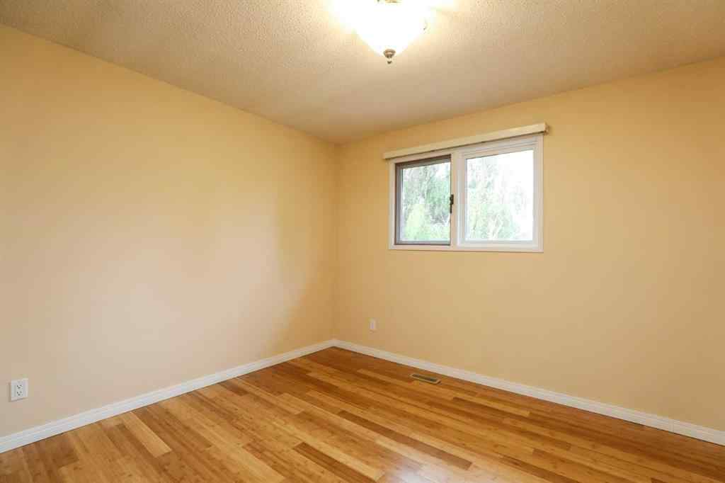 MLS® A2242130 - 3 Temple Boulevard W in Varsity Village Lethbridge, Residential