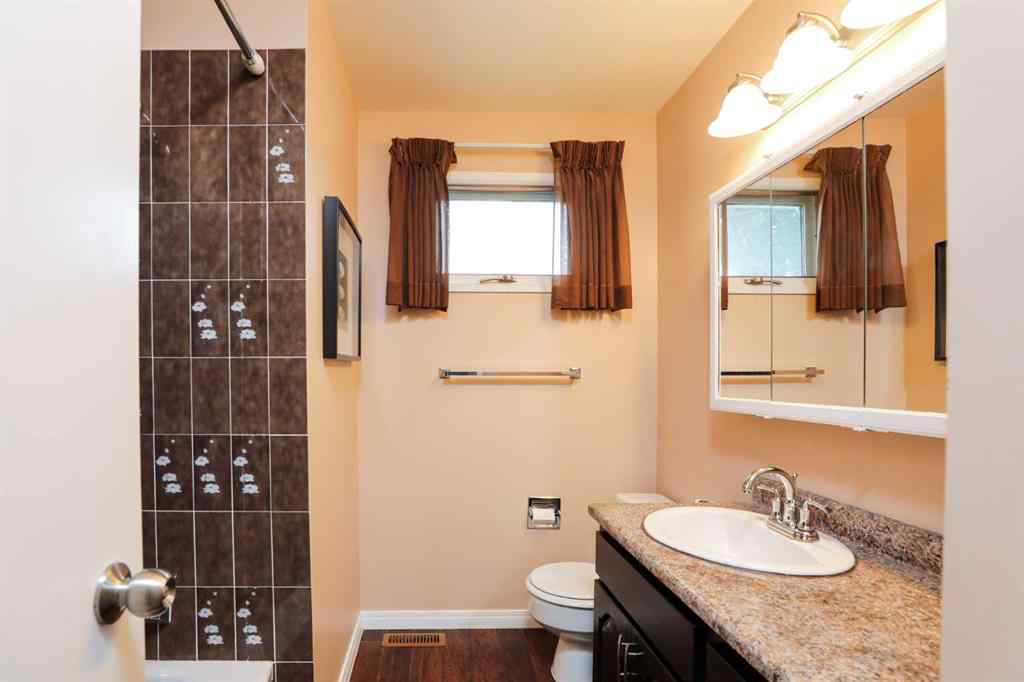 MLS® A2242130 - 3 Temple Boulevard W in Varsity Village Lethbridge, Residential