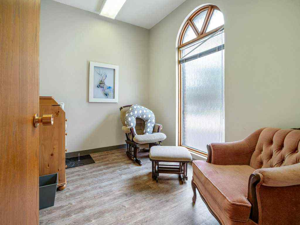 MLS® A2242135 - 327 10 Street S in Downtown Lethbridge, Commercial