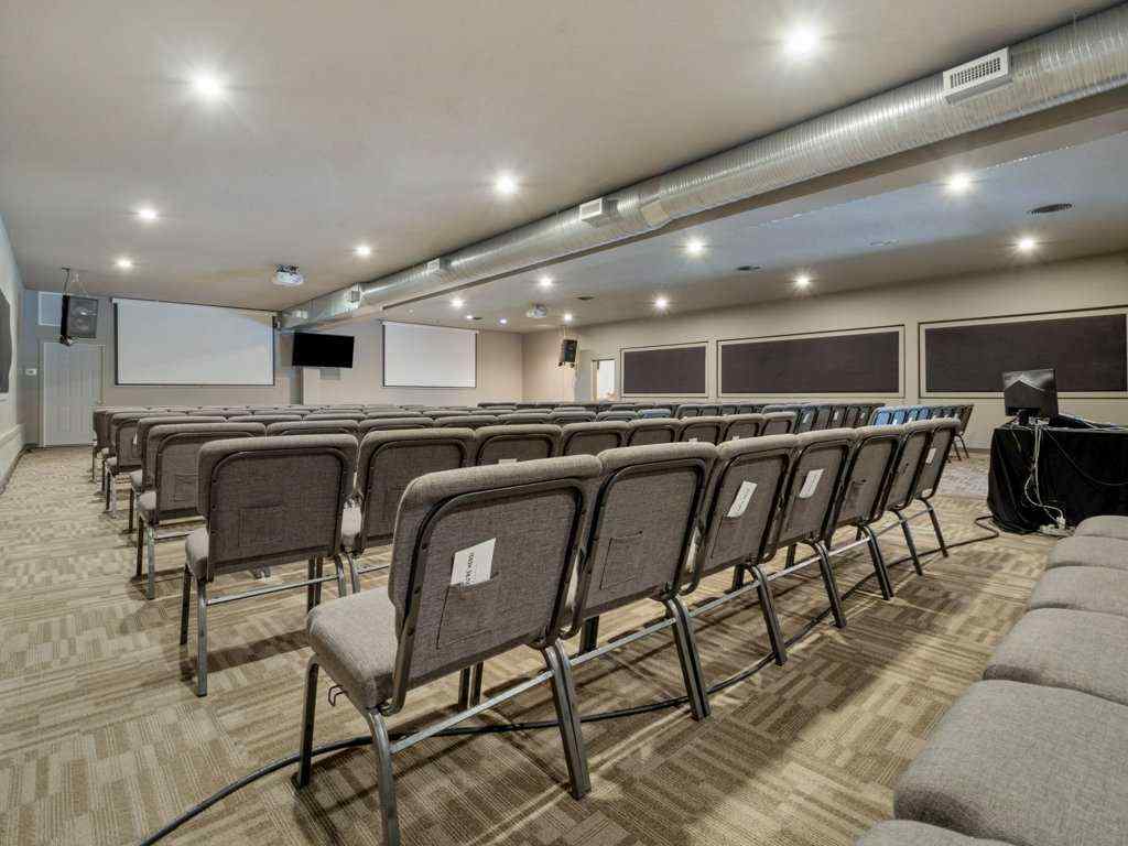 MLS® A2242135 - 327 10 Street S in Downtown Lethbridge, Commercial