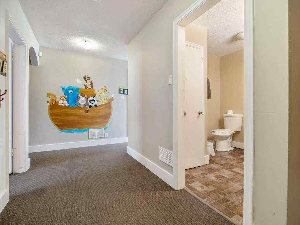 MLS® A2242135 - 327 10 Street S in Downtown Lethbridge, Commercial