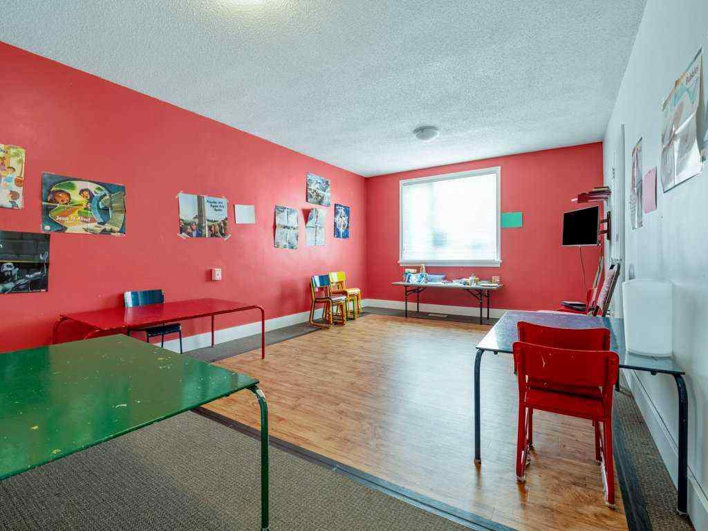 MLS® A2242135 - 327 10 Street S in Downtown Lethbridge, Commercial