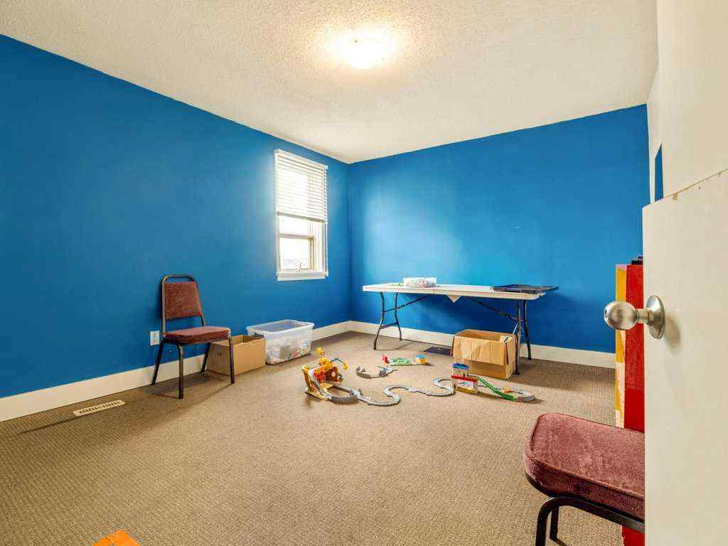 MLS® A2242135 - 327 10 Street S in Downtown Lethbridge, Commercial