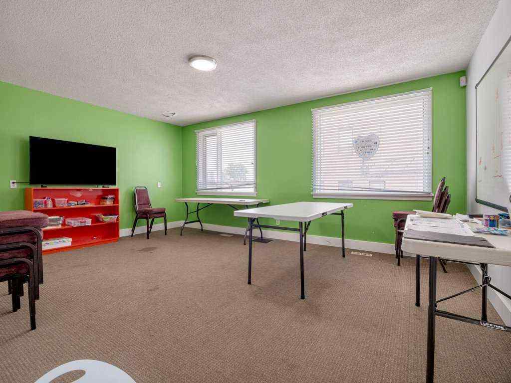 MLS® A2242135 - 327 10 Street S in Downtown Lethbridge, Commercial