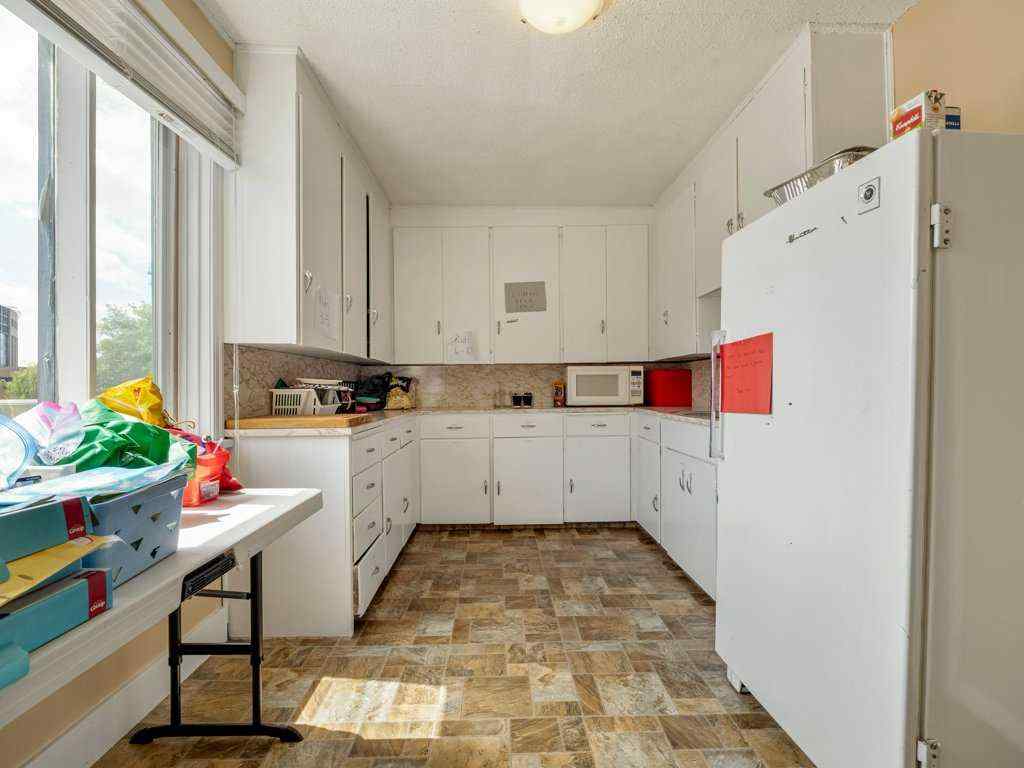 MLS® A2242135 - 327 10 Street S in Downtown Lethbridge, Commercial