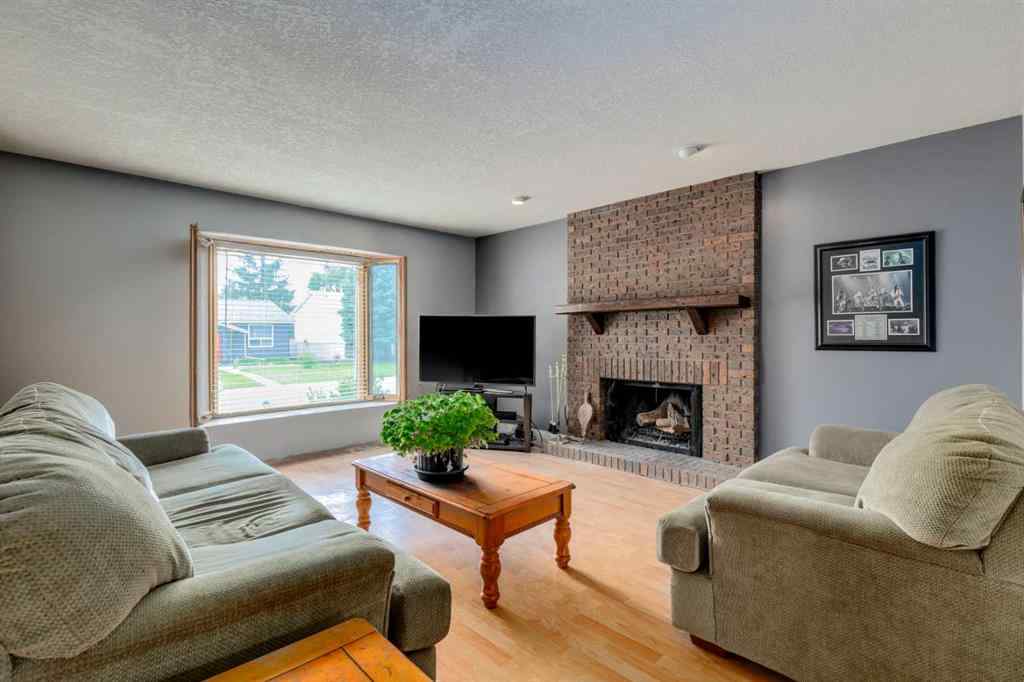 MLS® A2242142 - 228 Marquis Place SE in Meadowbrook Airdrie, Residential