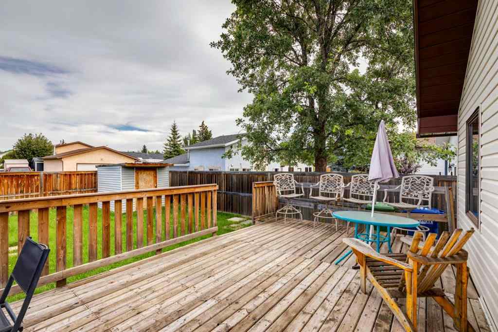 MLS® A2242142 - 228 Marquis Place SE in Meadowbrook Airdrie, Residential