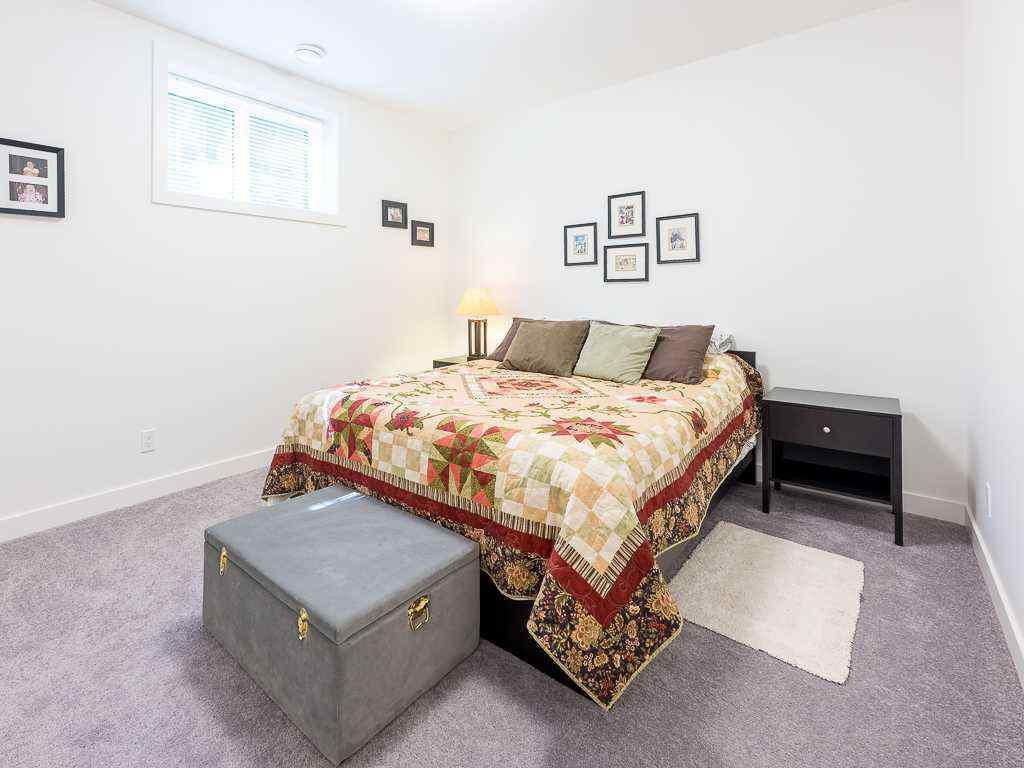 MLS® A2242163 - 125 Rockyvale Green NW in Rocky Ridge Calgary, Residential