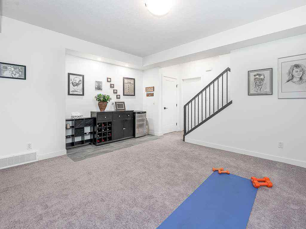 MLS® A2242163 - 125 Rockyvale Green NW in Rocky Ridge Calgary, Residential