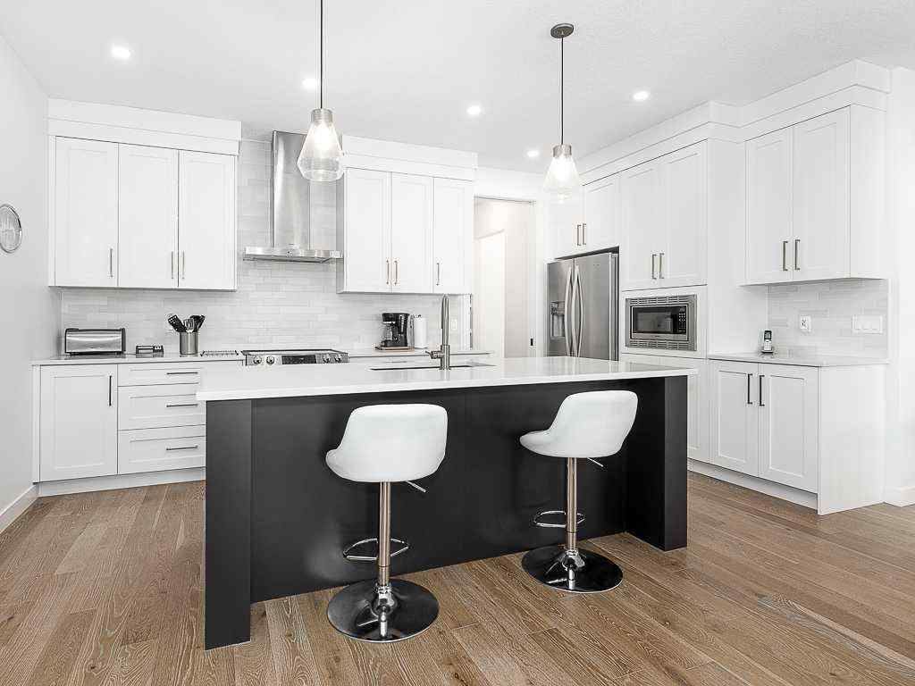 MLS® A2242163 - 125 Rockyvale Green NW in Rocky Ridge Calgary, Residential