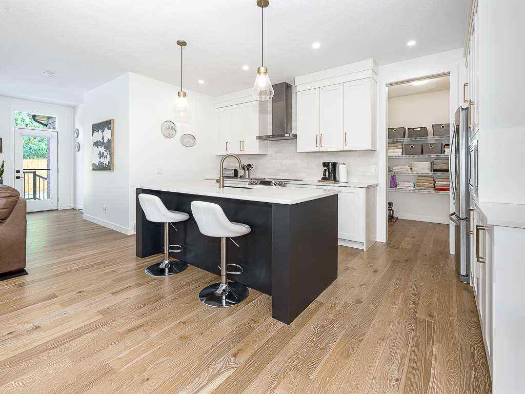 MLS® A2242163 - 125 Rockyvale Green NW in Rocky Ridge Calgary, Residential