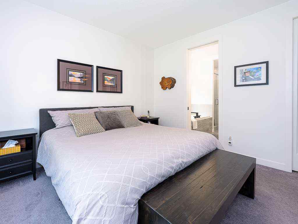 MLS® A2242163 - 125 Rockyvale Green NW in Rocky Ridge Calgary, Residential