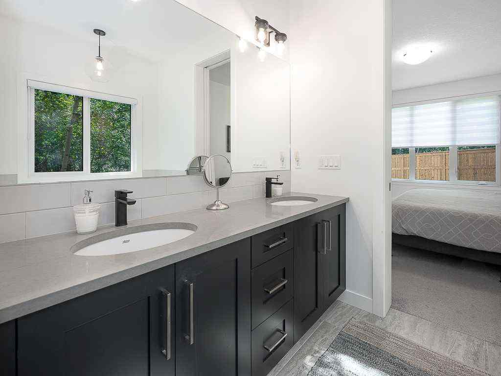 MLS® A2242163 - 125 Rockyvale Green NW in Rocky Ridge Calgary, Residential