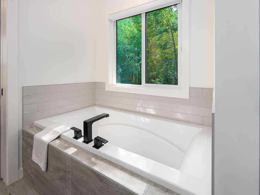 MLS® A2242163 - 125 Rockyvale Green NW in Rocky Ridge Calgary, Residential
