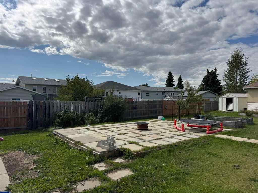 MLS® A2242178 - 11721 103 Avenue  in NONE Fairview, Residential