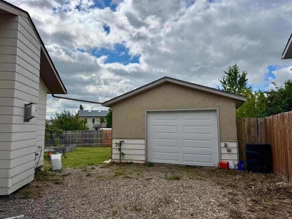 MLS® A2242178 - 11721 103 Avenue  in NONE Fairview, Residential