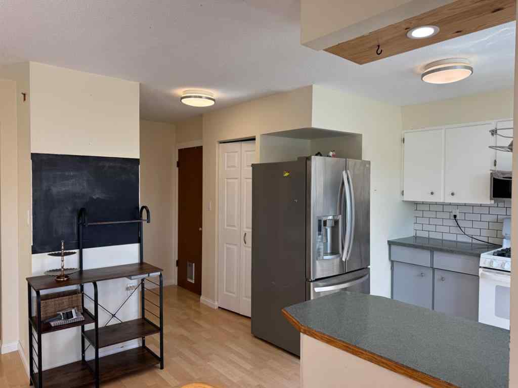 MLS® A2242178 - 11721 103 Avenue  in NONE Fairview, Residential