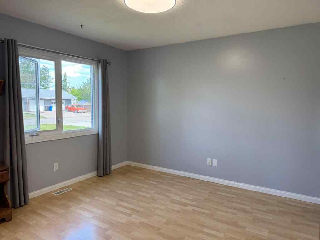 MLS® A2242178 - 11721 103 Avenue  in NONE Fairview, Residential