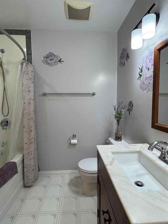 MLS® A2242178 - 11721 103 Avenue  in NONE Fairview, Residential