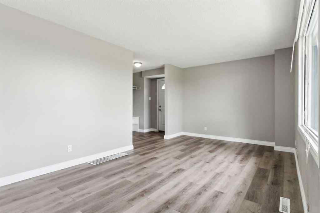 MLS® A2242179 - Unit #326 2211 19 Street NE in Vista Heights Calgary, Residential