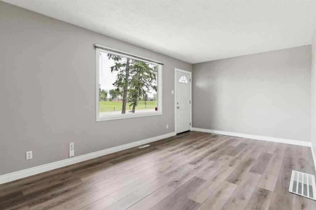 MLS® A2242179 - Unit #326 2211 19 Street NE in Vista Heights Calgary, Residential