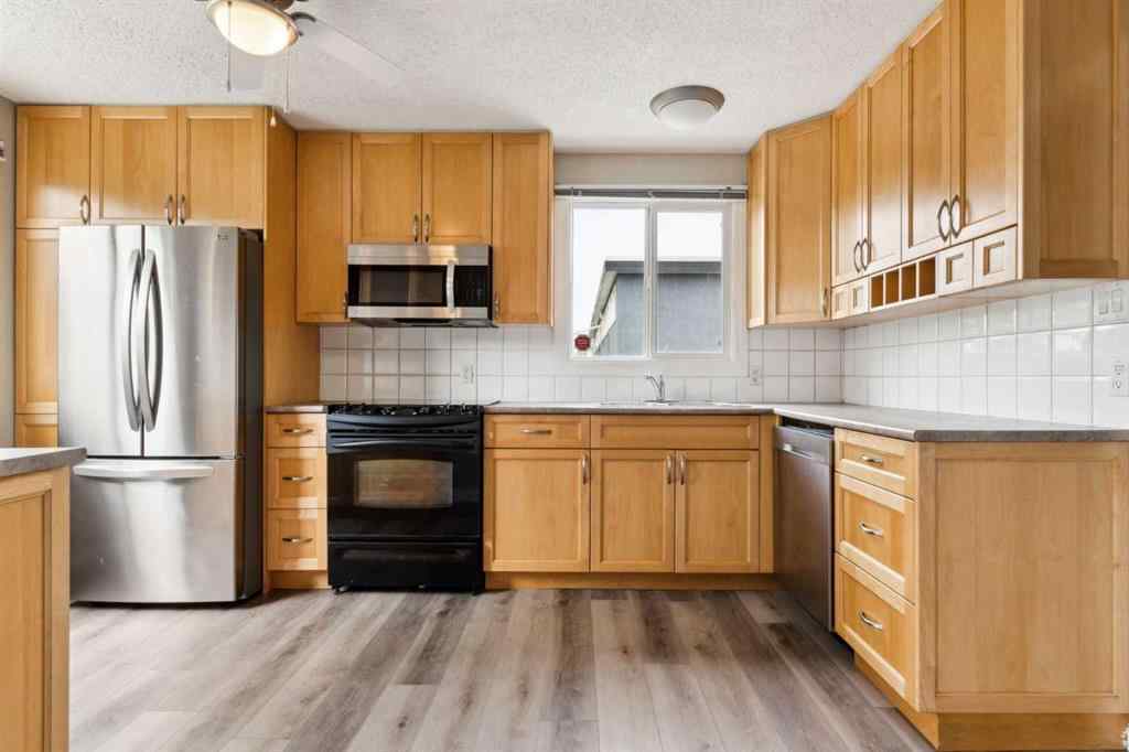 MLS® A2242179 - Unit #326 2211 19 Street NE in Vista Heights Calgary, Residential